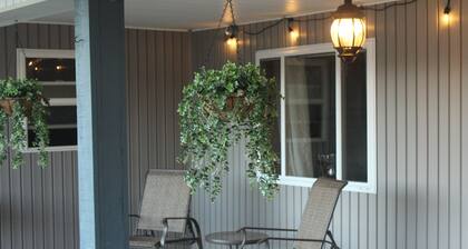 Quiet Country, One Level Home, Self Check-In, 10 min from Corry