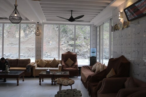 Hotel Pearl Regency Kalam