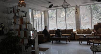 Hotel Pearl Regency Kalam