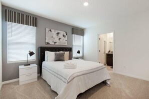 7 dormitorios, tabla de planchar con plancha, cuna de viaje y wifi