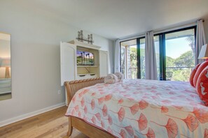 1 bedroom, iron/ironing board, free WiFi, bed sheets - Kiawah Exclusives | 2273 Shipwatch Oceanside (Kiawah Island)