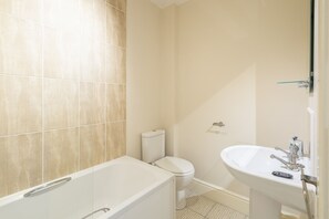 تجهيزات دش، مجففات شعر، مناشف، شامبو