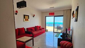 Living area - Stunning Sea View 1-bed Apartment in Hurghada (Hurghada)