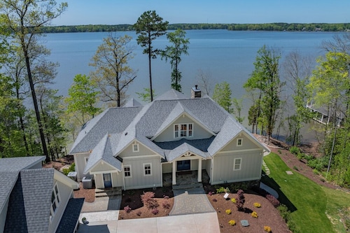 Dock Holiday | Magnificent Main Lake Views | Hot Tub!