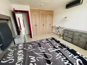 5 bedrooms, WiFi, bed sheets