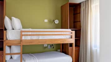 3 bedrooms, iron/ironing board, free WiFi