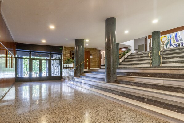 Interior - Housing Castellana by Sharing Co (Madrid)