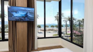 デラックス ダブルルーム シービュー (and Side Sea View) | ミニバー、防音設備、ベッドシーツ