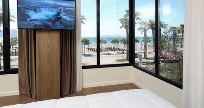 Hotel Adore