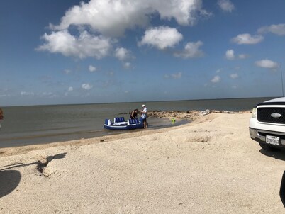 Cozy beach cottage, approximately 3 blocks from the beach.  Pet friendly!