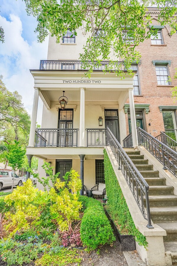 Exterior - Luxurious Mansion w/ Rooftop Deck, Parking + Prime Location by Lucky Savannah (Savannah)