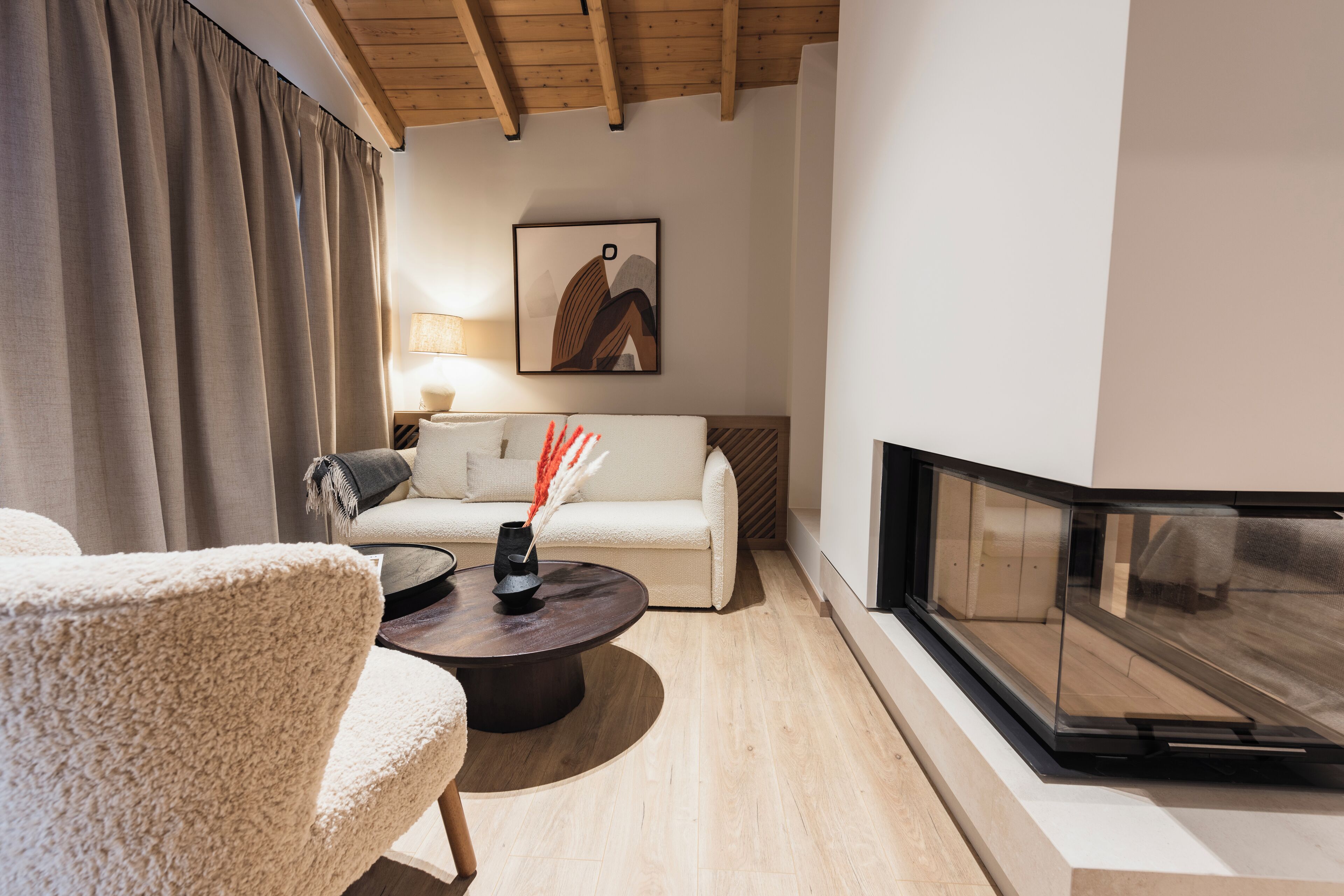 Revi Suite with Mountain View | Living area | TV