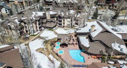 Mountain Retreat with A+ Location and Resort Amenities – Timberline Lodge 2309!