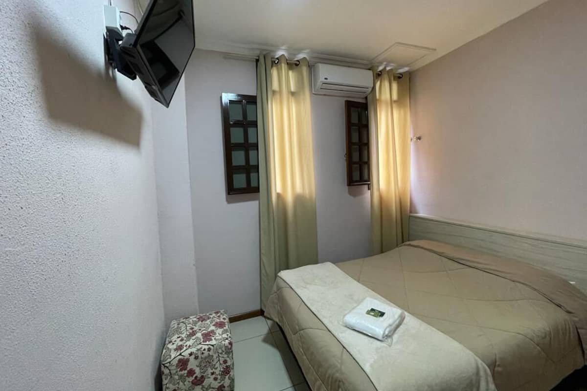 Habitación doble Deluxe | Escritorio, espacio para trabajar con laptop y wifi gratis