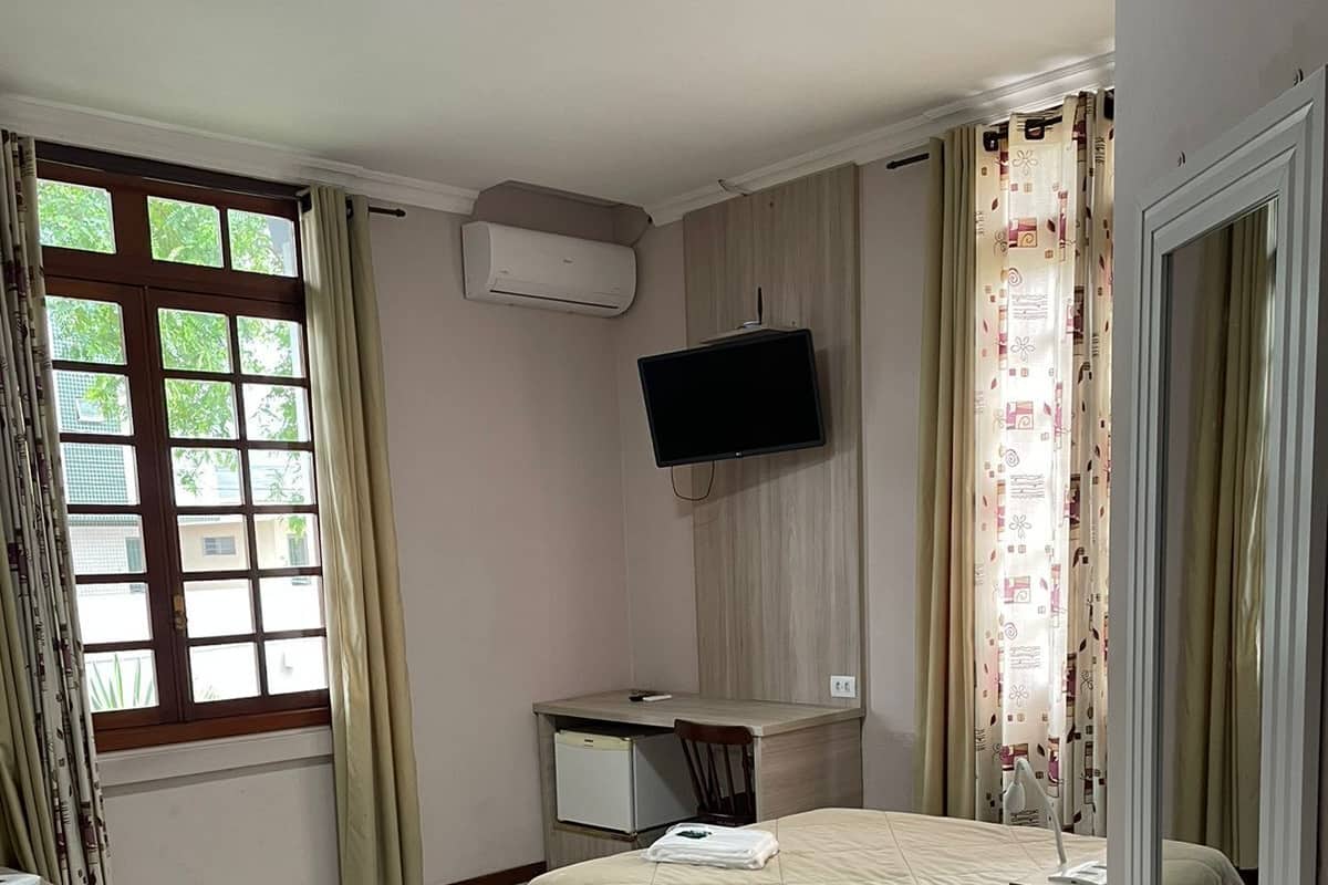 Habitación triple Deluxe | Escritorio, espacio para trabajar con laptop y wifi gratis