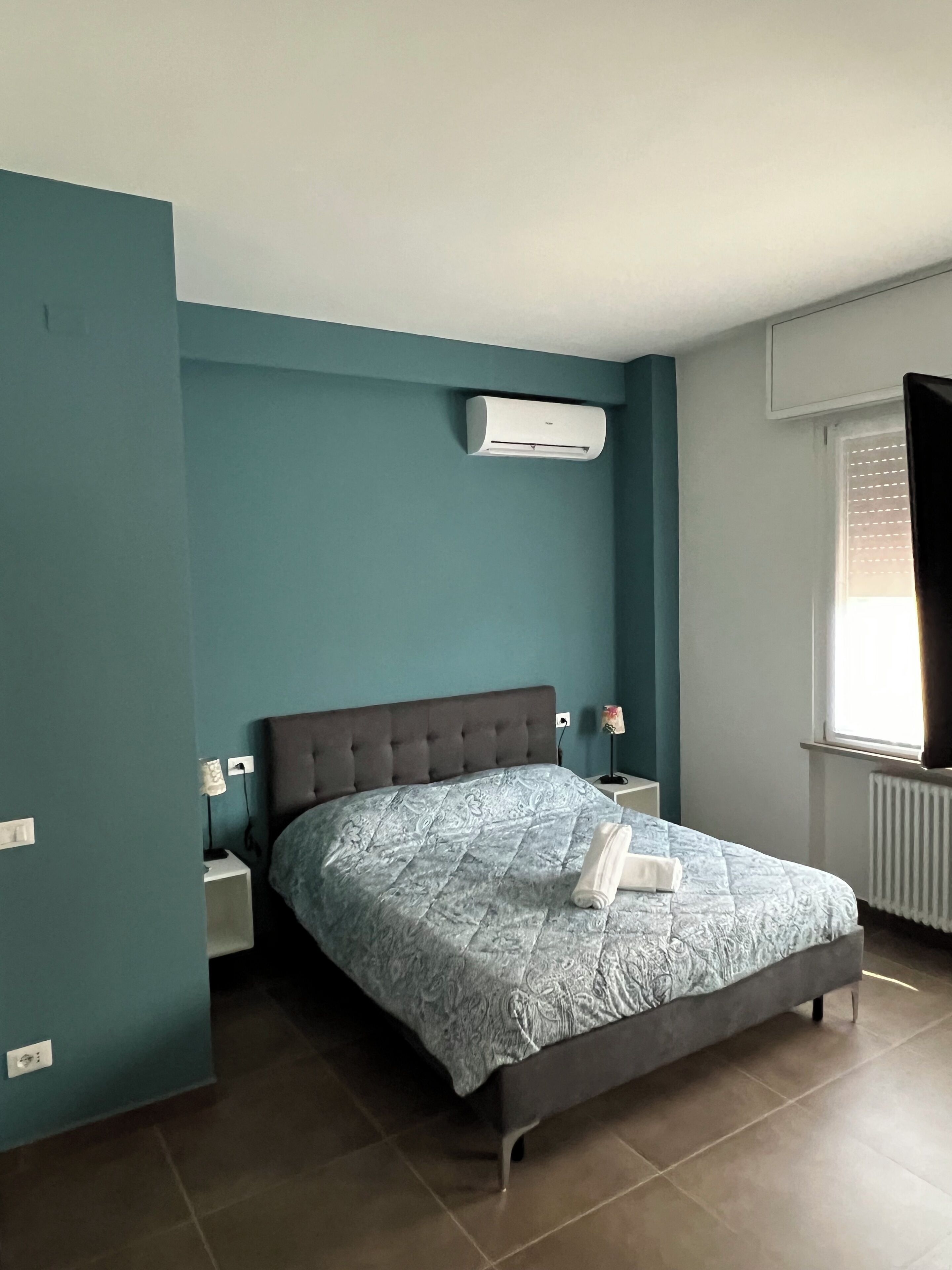 3 chambres, fer et planche à repasser, Wi-Fi, draps fournis