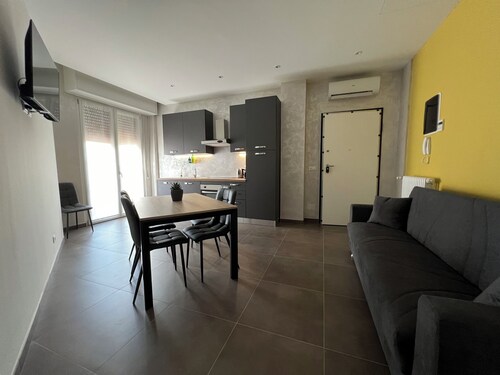 3 bedroom apartment in mantova