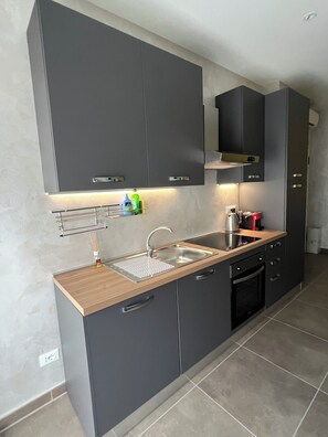 冰箱、烤箱、炉灶、洗碗机