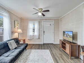 Toetasjesleilighet, 2 soverom | Oppholdsområde