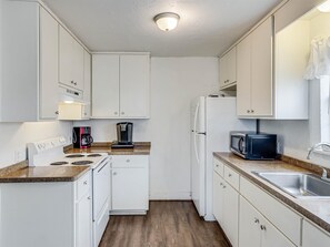 Toetasjesleilighet, 2 soverom | Eget kjøkken | Kjøleskap, ovn, kokeplater og kaffetrakter/tekoker