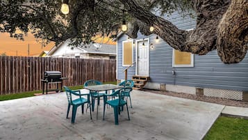 Duplex, 1 Bedroom | Outdoor dining