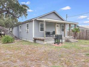 Property grounds - Merry Macaw Rp203b 1 Bedroom Duplex by RedAwning (Rockport)