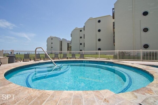 Condo, 2 quartos | Piscina
