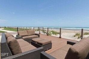 Appart'hôtel, 2 chambres | Terrasse/Patio