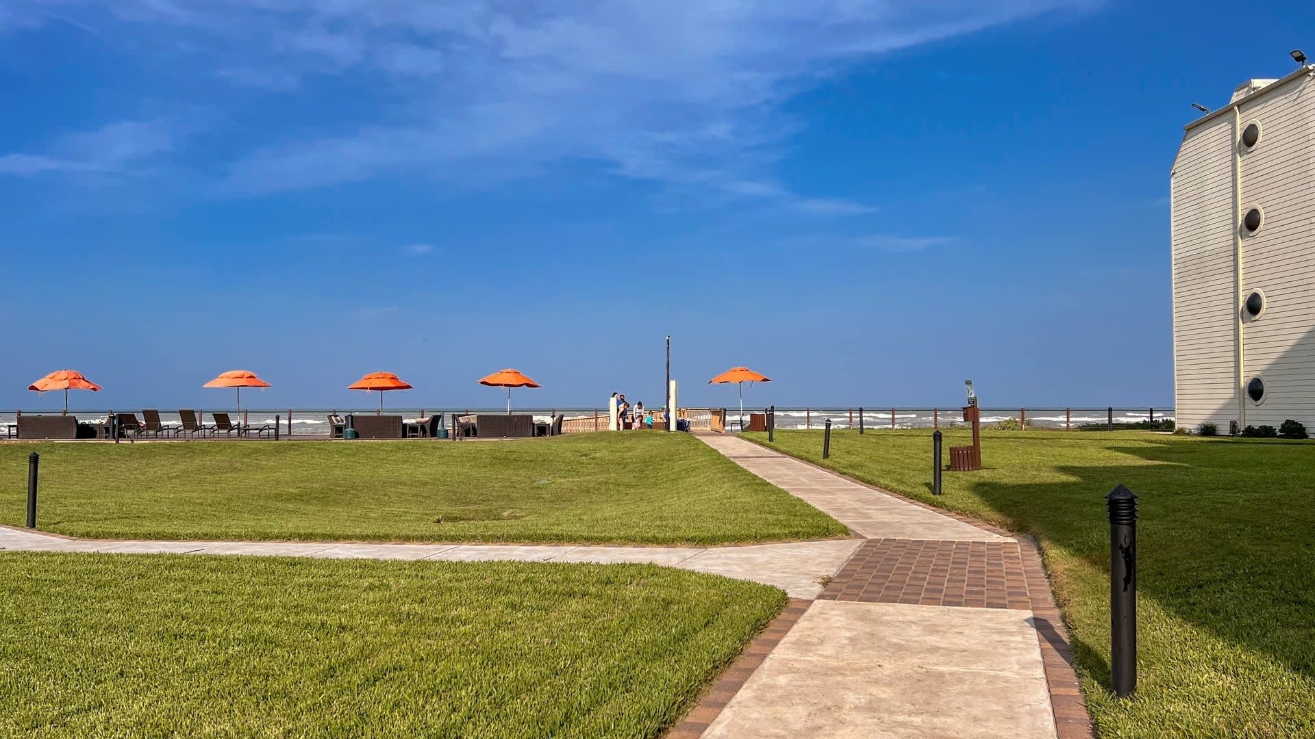 Condo, 2 Bedrooms | Property grounds