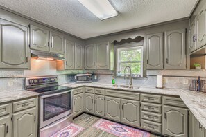 House (2 Bedrooms) | Interior