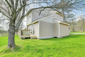 Apartment (2 Bedrooms) | Interior - Finger Lakes Resort Retreat w/ Mountain-view Deck! (Cortland)