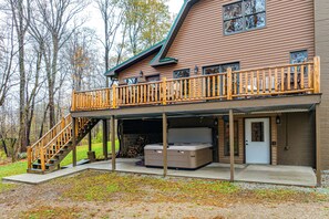 House (4 Bedrooms) | Interior - Family-friendly Milton Home on 14 Acres w/ Hot Tub (Milton)