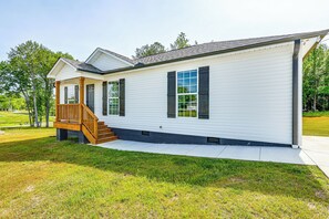 House (3 Bedrooms) | Interior - Secluded Guntersville Home Near Lake & Marinas! (Guntersville)