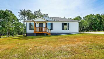 House (3 Bedrooms) | Front of property