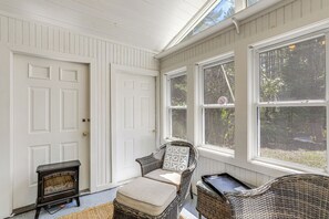 Interior - Lake & Pool Access: Spacious Home in Newland (Newland)