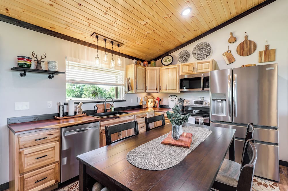 Arkansas Retreat w/ Deck, Fire Pit & Mtn Views! - Mount Judea, AR