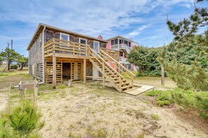 House (3 Bedrooms) | Interior - Updated Kitty Hawk Semi-oceanfront w/ Ocean Views (Kitty Hawk)