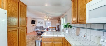 Fun-filled Backyard: Bakersfield Family Haven!