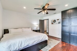 House (4 Bedrooms)