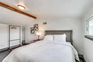บ้านพัก (4 Bedrooms) | 4 ห้องนอน, เตารีด/โต๊ะรีดผ้า, ผ้าปูที่นอน