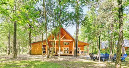 Private Hot Tub: Luxe Cabin in Broken Bow!