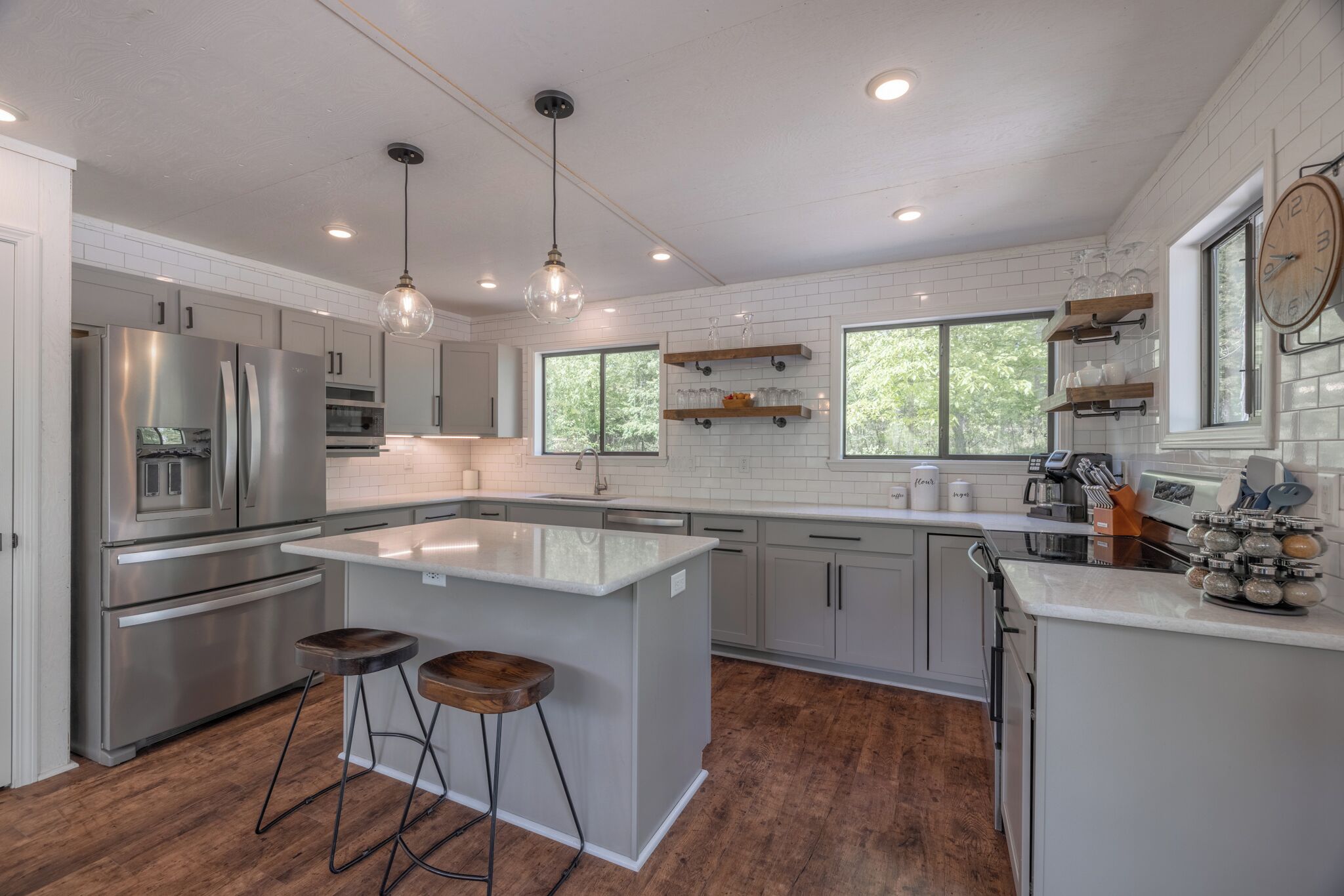 冰箱、微波炉、烤箱、炉灶