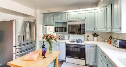 Beautiful Kernville Home w/ Game Room & Mtn Views!