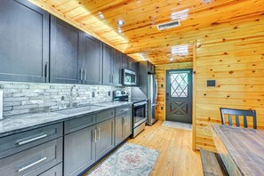 House (2 Bedrooms) | Interior