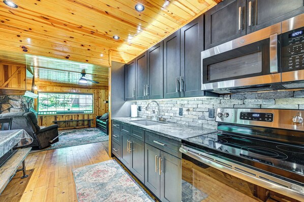 House (2 Bedrooms) | Interior