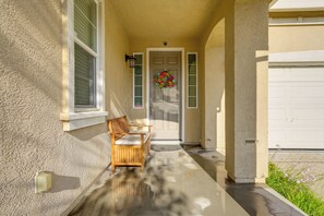 House (4 Bedrooms) | Interior - Spacious Bay Point Family Home w/ Private Yard! (Pittsburg)