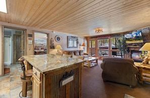 Interior - Quiet Fall River Escape • Fireplace • Close to RMNP (Estes Park)