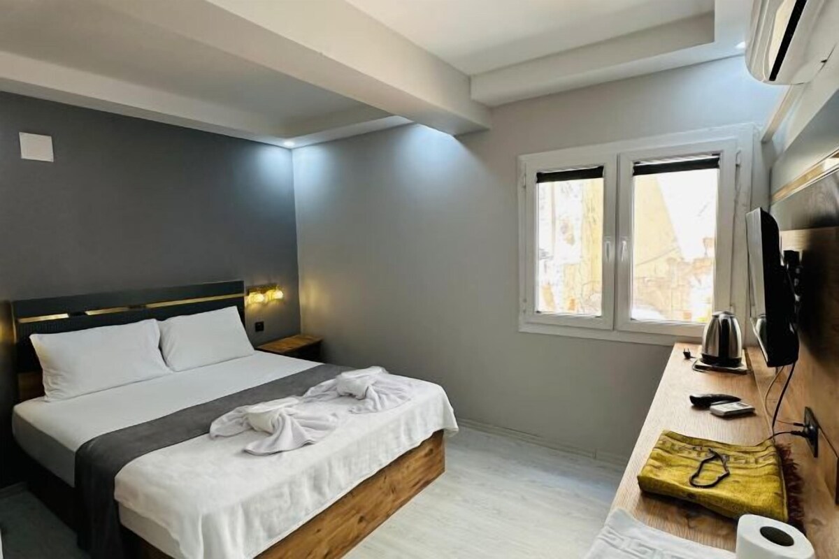 Minibar, laptop workspace, cots/infant beds, free WiFi