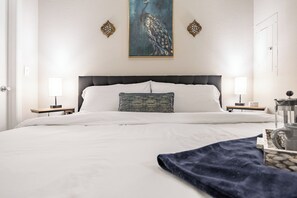 1 bedroom, desk, free WiFi, bed sheets - Close to Redstone Arsenal w King Bed, Gym, Pool, Parking (Huntsville)