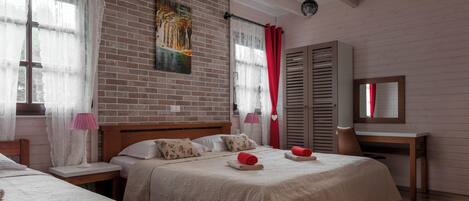 Luxury-Apartment | 1 Schlafzimmer, hochwertige Bettwaren, Schreibtisch, Babybetten